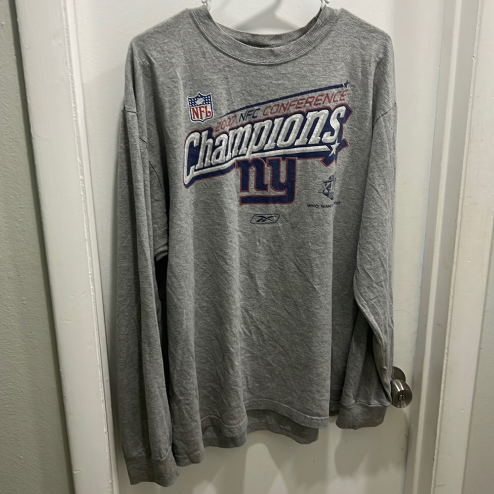 Vintage Men’s Large long sleeve NY Giants shirt